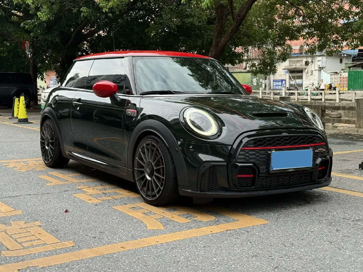 2023 MINI JCW 2.0T 231HP L4 8AT,autocango,china used car exporter,china ev exporter,chinese used car exporter,chinese used ev exporter
