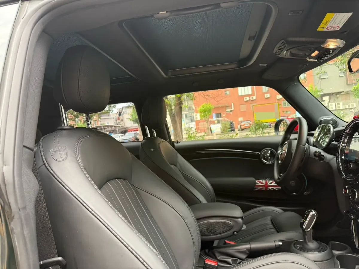 2023 MINI JCW 2.0T 231HP L4 8AT,autocango,china used car exporter,china ev exporter,chinese used car exporter,chinese used ev exporter