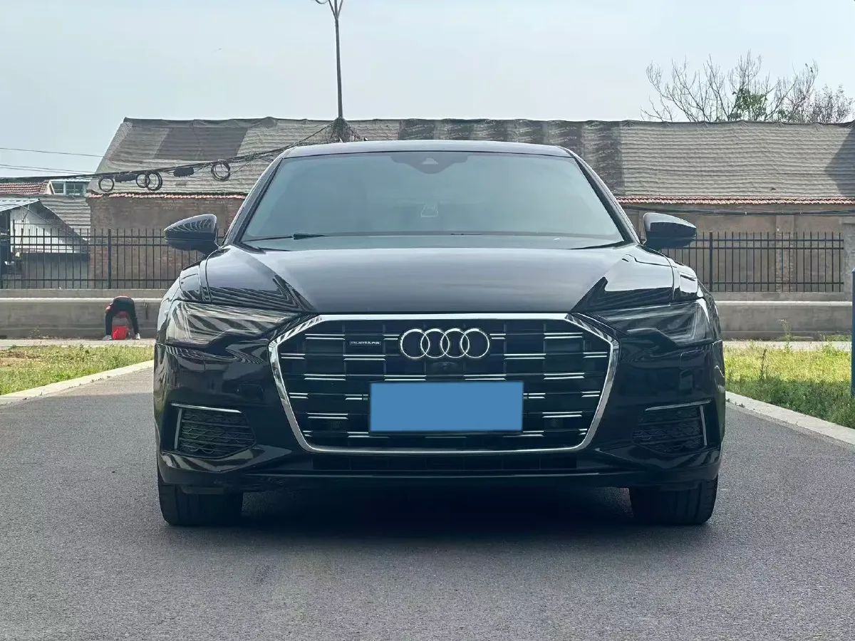 2020 Audi A6L 2.0T 224HP L4 7DCT,autocango,china used car exporter,china ev exporter,chinese used car exporter,chinese used ev exporter