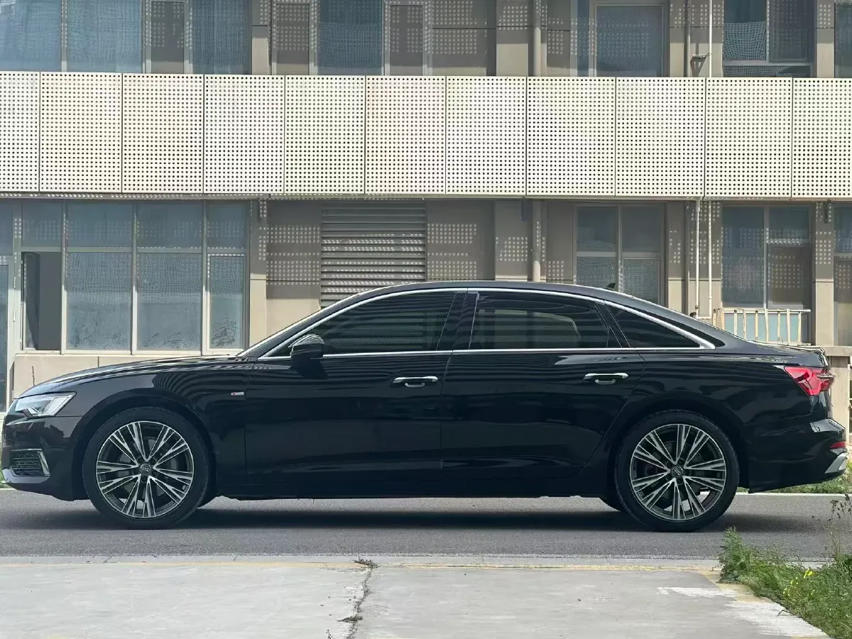 2020 Audi A6L 2.0T 224HP L4 7DCT,autocango,china used car exporter,china ev exporter,chinese used car exporter,chinese used ev exporter