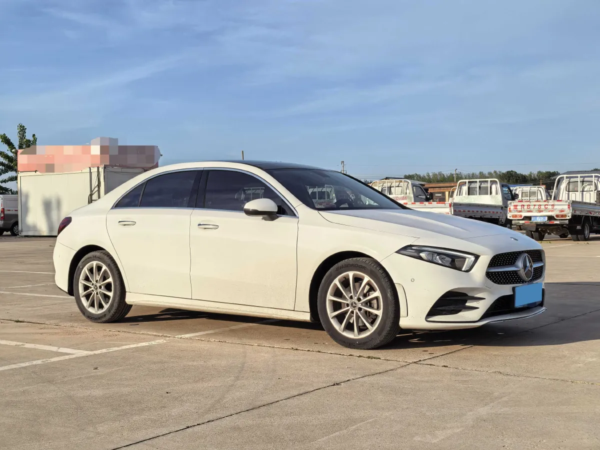 2021 Mercedes-Benz A Class 1.3T 163HP L4 7DCT,autocango,china used car exporter,china ev exporter,chinese used car exporter,chinese used ev exporter