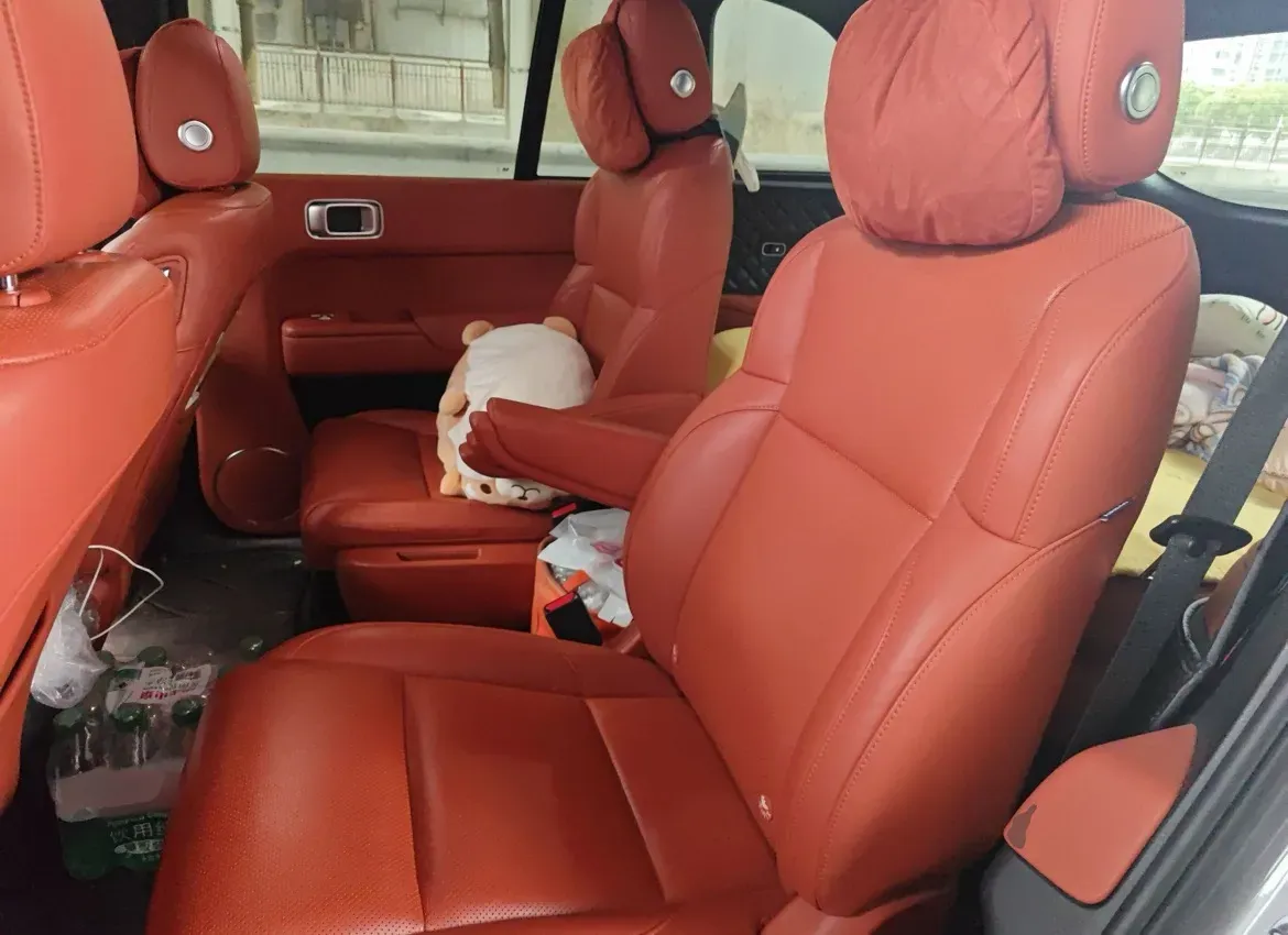2023 Li L8 Range Extended 154HP REEV 40.9KWH,autocango,china used car exporter,china ev exporter,chinese used car exporter,chinese used ev exporter