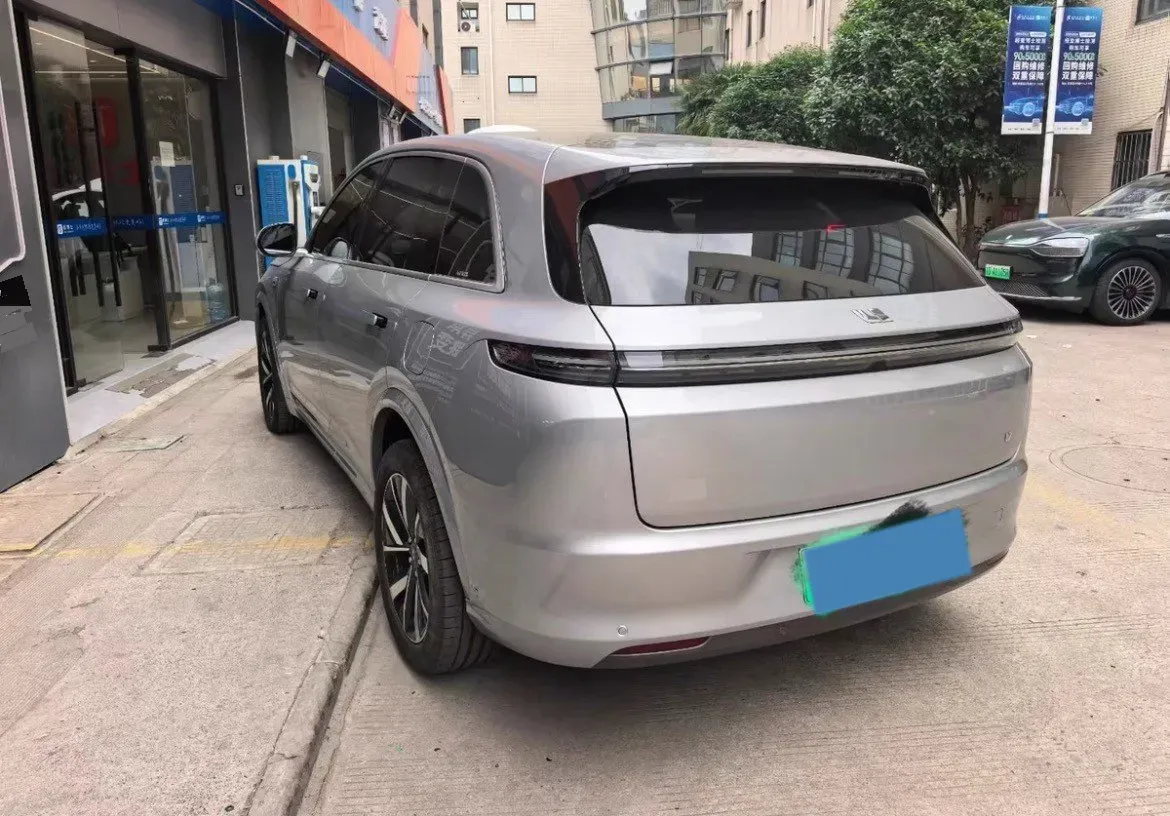 2023 Li L8 Range Extended 154HP REEV 40.9KWH,autocango,china used car exporter,china ev exporter,chinese used car exporter,chinese used ev exporter