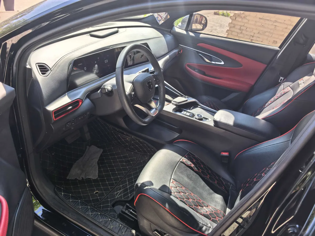 2020 ChangAn UNI-T 1.5T 180HP L4 7DCT,autocango,china used car exporter,china ev exporter,chinese used car exporter,chinese used ev exporter