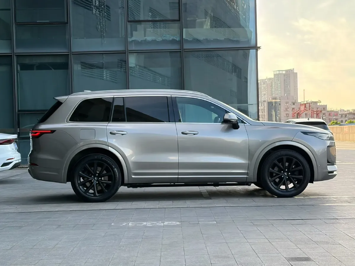 2020 Li ONE Range Extended 131HP REEV 40.5KWH,autocango,china used car exporter,china ev exporter,chinese used car exporter,chinese used ev exporter
