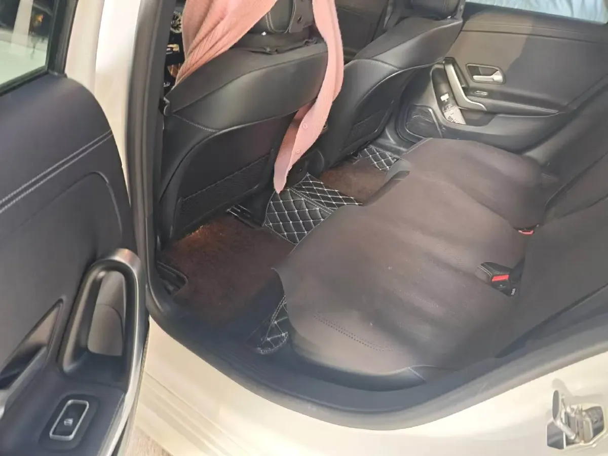 2022 Mercedes-Benz A Class 1.3T 163HP L4 7DCT,autocango,china used car exporter,china ev exporter,chinese used car exporter,chinese used ev exporter