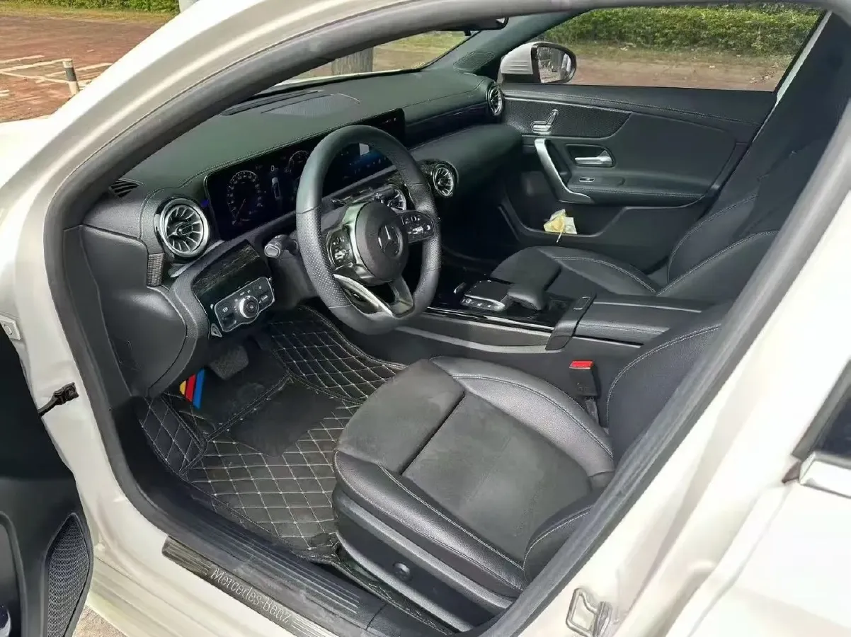 2022 Mercedes-Benz A Class 1.3T 163HP L4 7DCT,autocango,china used car exporter,china ev exporter,chinese used car exporter,chinese used ev exporter