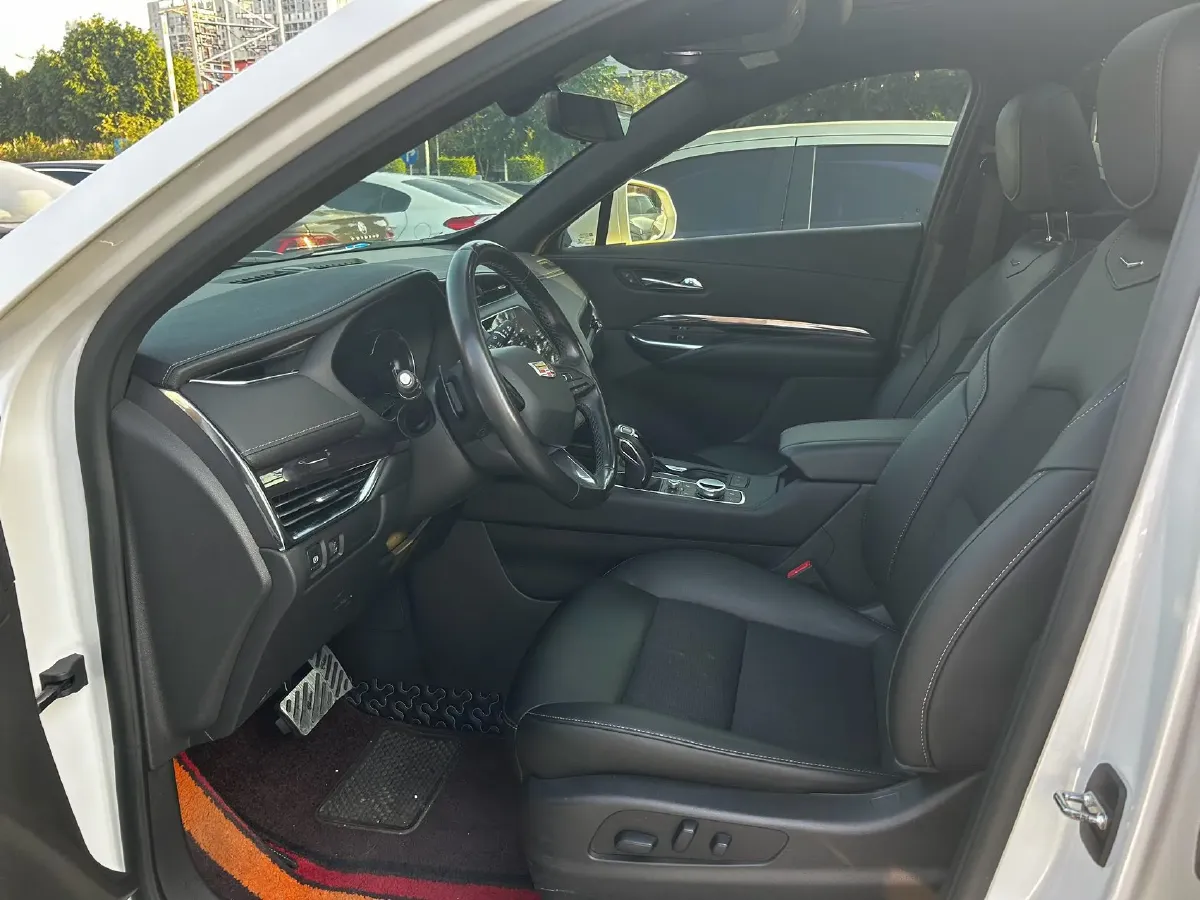 2018 Cadillac XT4 2.0T 241HP L4 9AT,autocango,china used car exporter,china ev exporter,chinese used car exporter,chinese used ev exporter