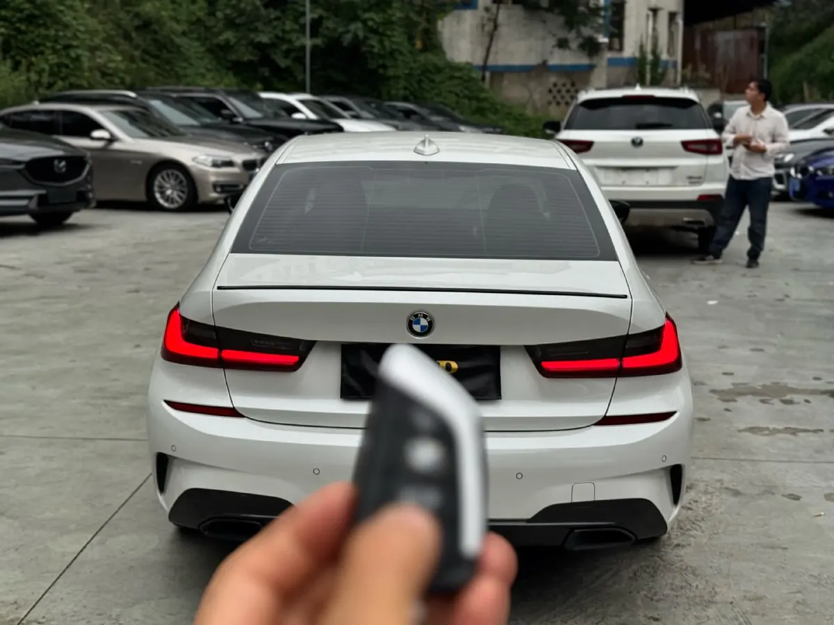 2021 BMW 3 Series 2.0T 184HP L4 8AT,autocango,china used car exporter,china ev exporter,chinese used car exporter,chinese used ev exporter