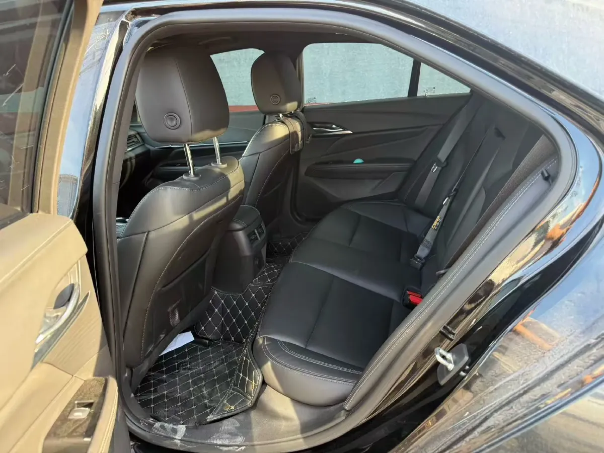 2022 Cadillac CT4 2.0T 237HP L4 8AT,autocango,china used car exporter,china ev exporter,chinese used car exporter,chinese used ev exporter
