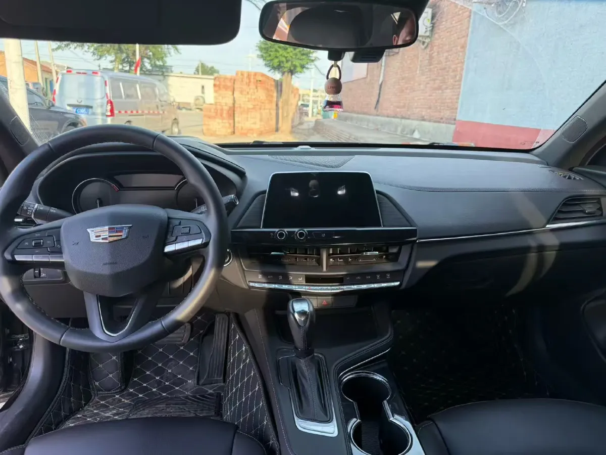 2022 Cadillac CT4 2.0T 237HP L4 8AT,autocango,china used car exporter,china ev exporter,chinese used car exporter,chinese used ev exporter