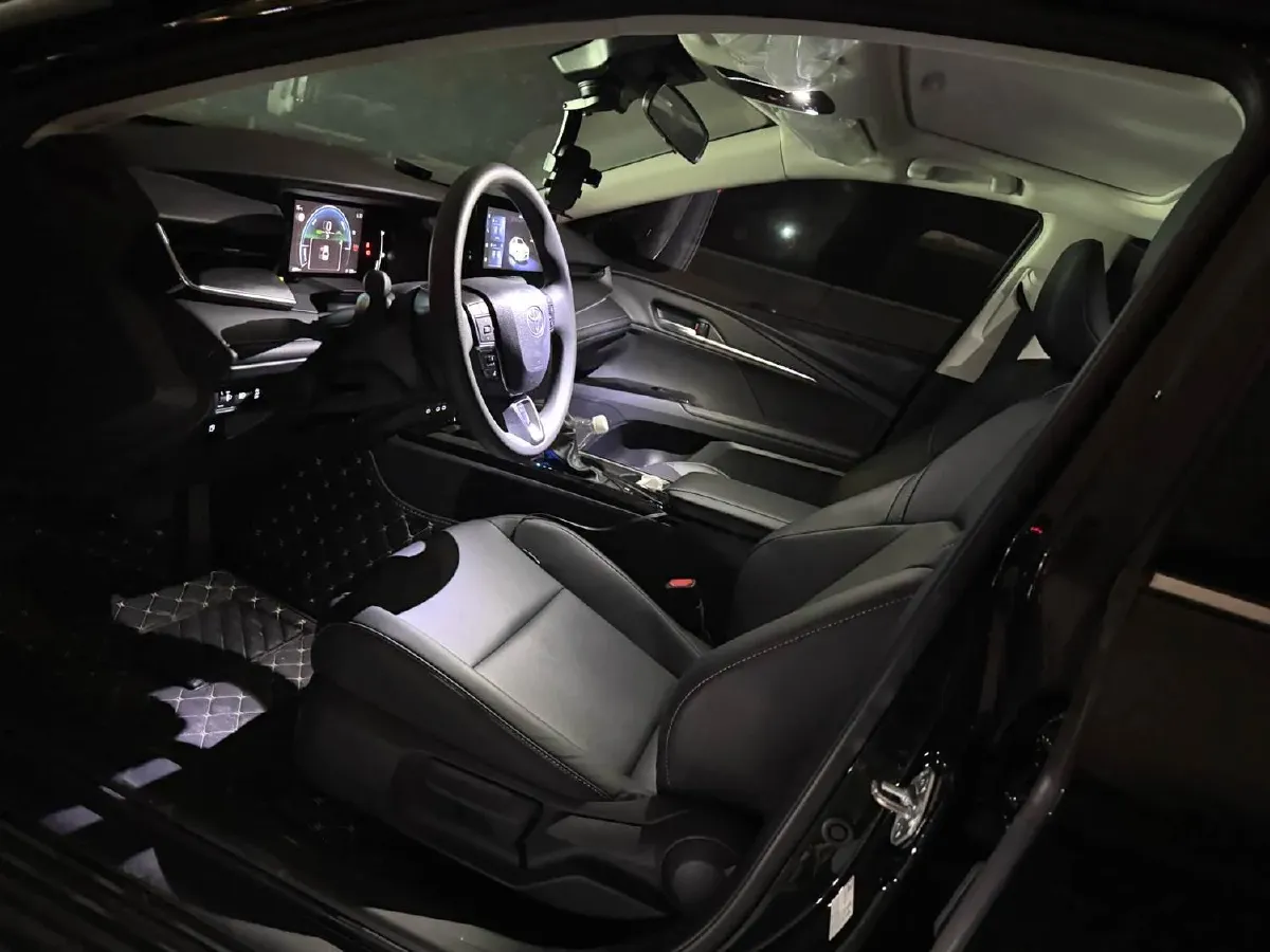 2024 Toyota Camry 2.0L 152HP L4 E-CVT Hybrid,autocango,china used car exporter,china ev exporter,chinese used car exporter,chinese used ev exporter