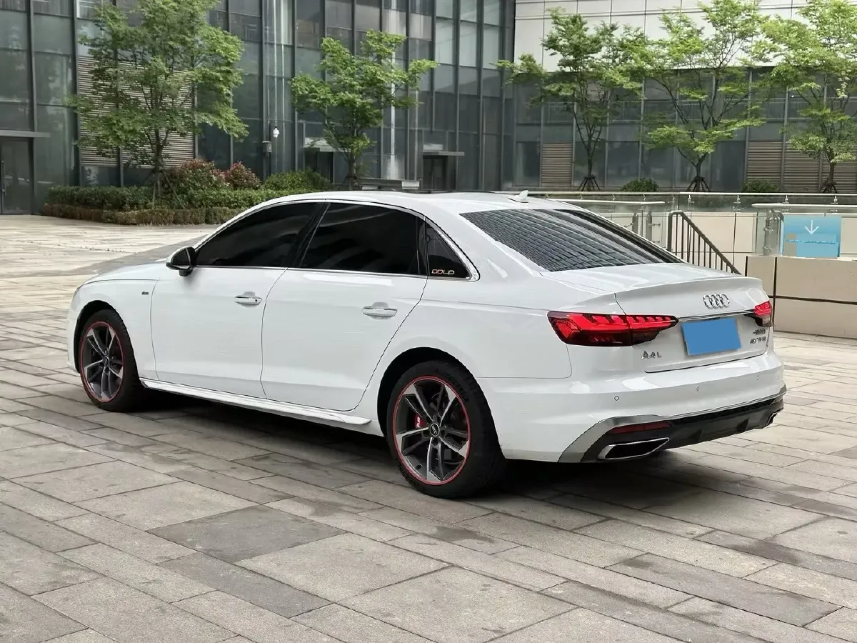 2020 Audi A4L 2.0T 190HP L4 7DCT,autocango,china used car exporter,china ev exporter,chinese used car exporter,chinese used ev exporter