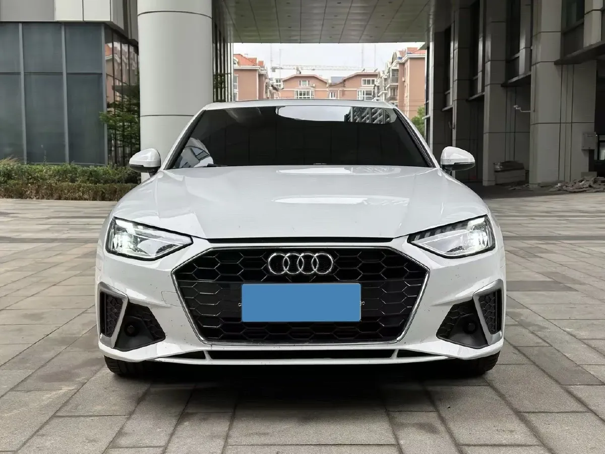 2020 Audi A4L 2.0T 190HP L4 7DCT,autocango,china used car exporter,china ev exporter,chinese used car exporter,chinese used ev exporter