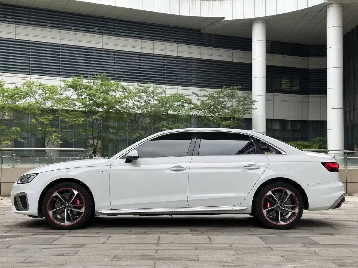 2020 Audi A4L 2.0T 190HP L4 7DCT,autocango,china used car exporter,china ev exporter,chinese used car exporter,chinese used ev exporter