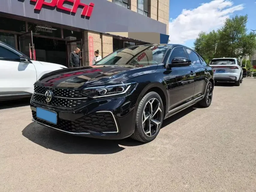 2024 Volkswagen Passat 2.0T 220HP L4 7DCT,autocango,china used car exporter,china ev exporter,chinese used car exporter,chinese used ev exporter