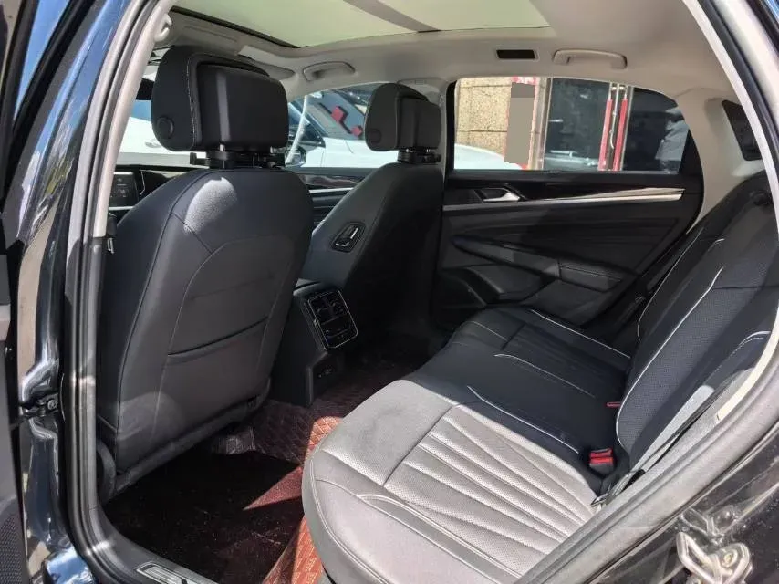 2024 Volkswagen Passat 2.0T 220HP L4 7DCT,autocango,china used car exporter,china ev exporter,chinese used car exporter,chinese used ev exporter