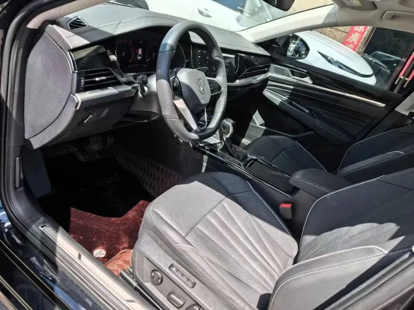 2024 Volkswagen Passat 2.0T 220HP L4 7DCT,autocango,china used car exporter,china ev exporter,chinese used car exporter,chinese used ev exporter