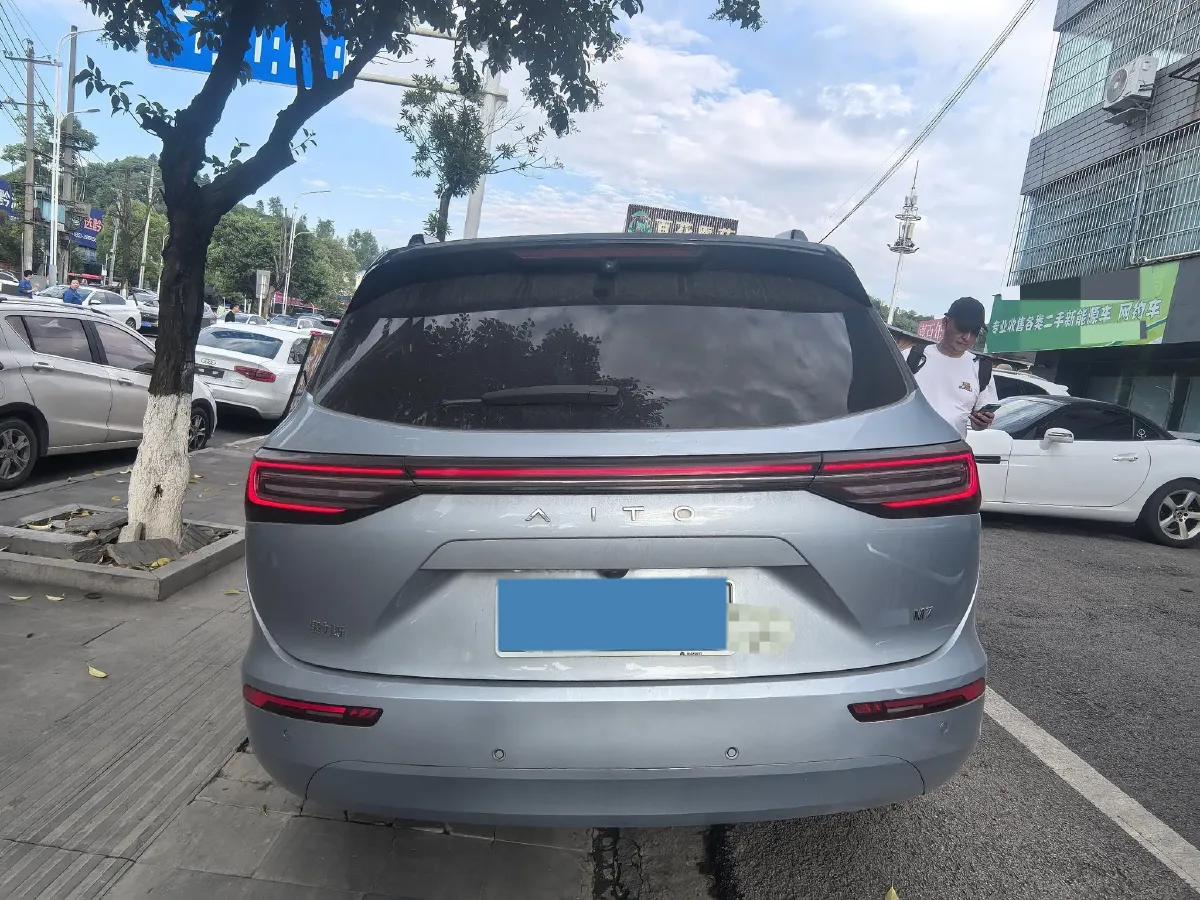 2024 AITO AITO M7 1.5T 152HP L4 REEV 42KWH,autocango,china used car exporter,china ev exporter,chinese used car exporter,chinese used ev exporter