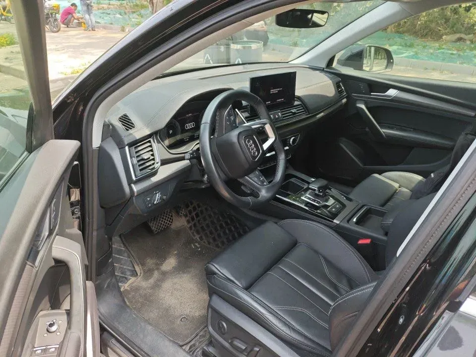 2022 Audi Q5L 2.0T 190HP L4 7DCT,autocango,china used car exporter,china ev exporter,chinese used car exporter,chinese used ev exporter