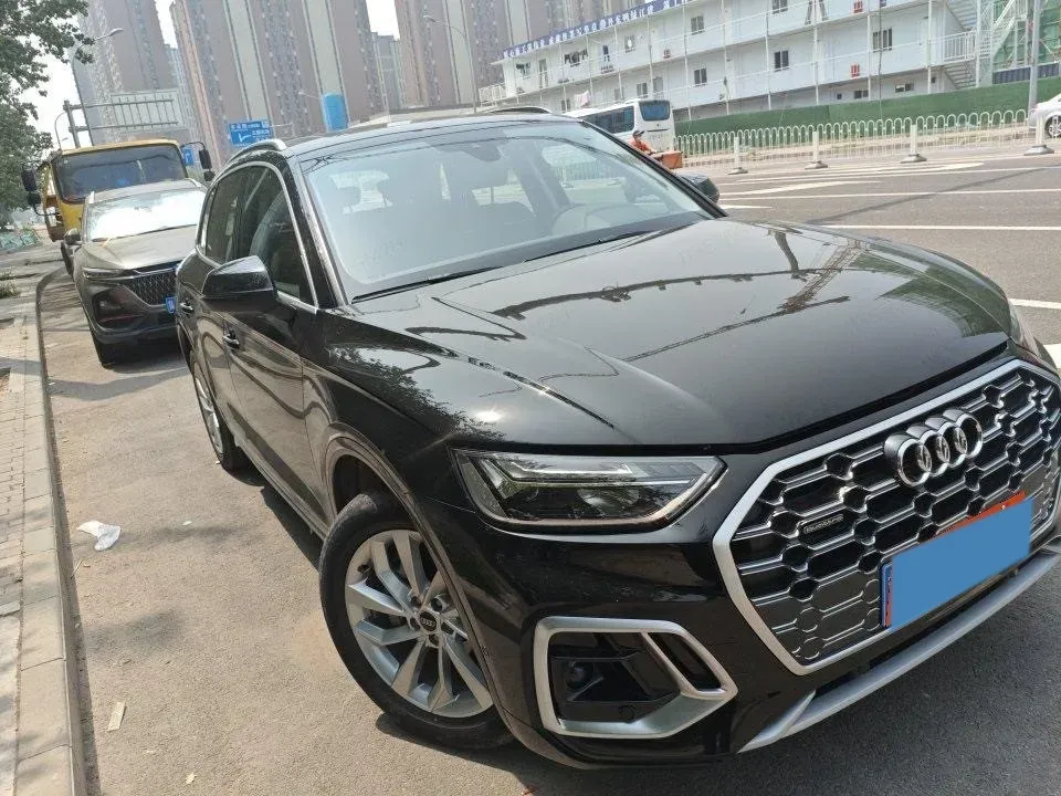 2022 Audi Q5L 2.0T 190HP L4 7DCT,autocango,china used car exporter,china ev exporter,chinese used car exporter,chinese used ev exporter