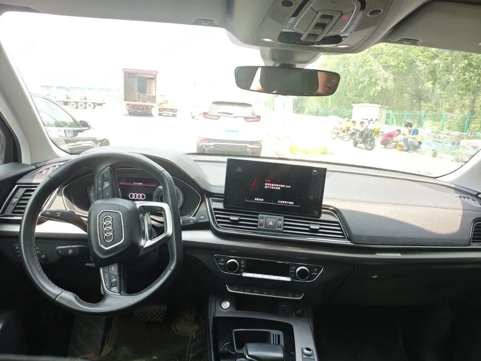 2022 Audi Q5L 2.0T 190HP L4 7DCT,autocango,china used car exporter,china ev exporter,chinese used car exporter,chinese used ev exporter