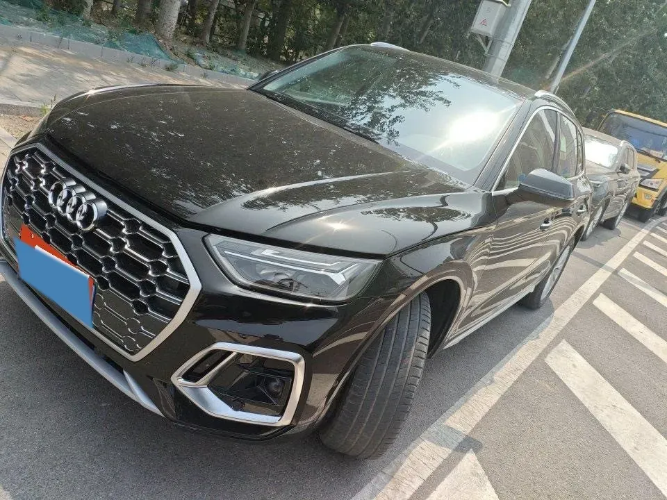 2022 Audi Q5L 2.0T 190HP L4 7DCT,autocango,china used car exporter,china ev exporter,chinese used car exporter,chinese used ev exporter