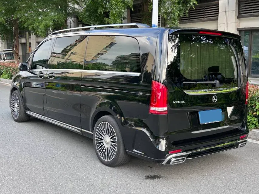 2022 Mercedes-Benz V Class 2.0T 211HP L4 9AT,autocango,china used car exporter,china ev exporter,chinese used car exporter,chinese used ev exporter