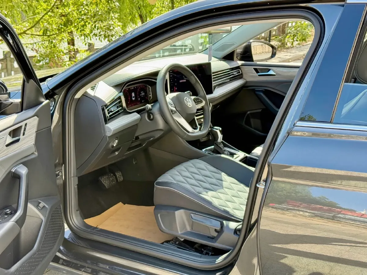 2023 Volkswagen Sagitar 1.5T 160HP L4 7DCT,autocango,china used car exporter,china ev exporter,chinese used car exporter,chinese used ev exporter
