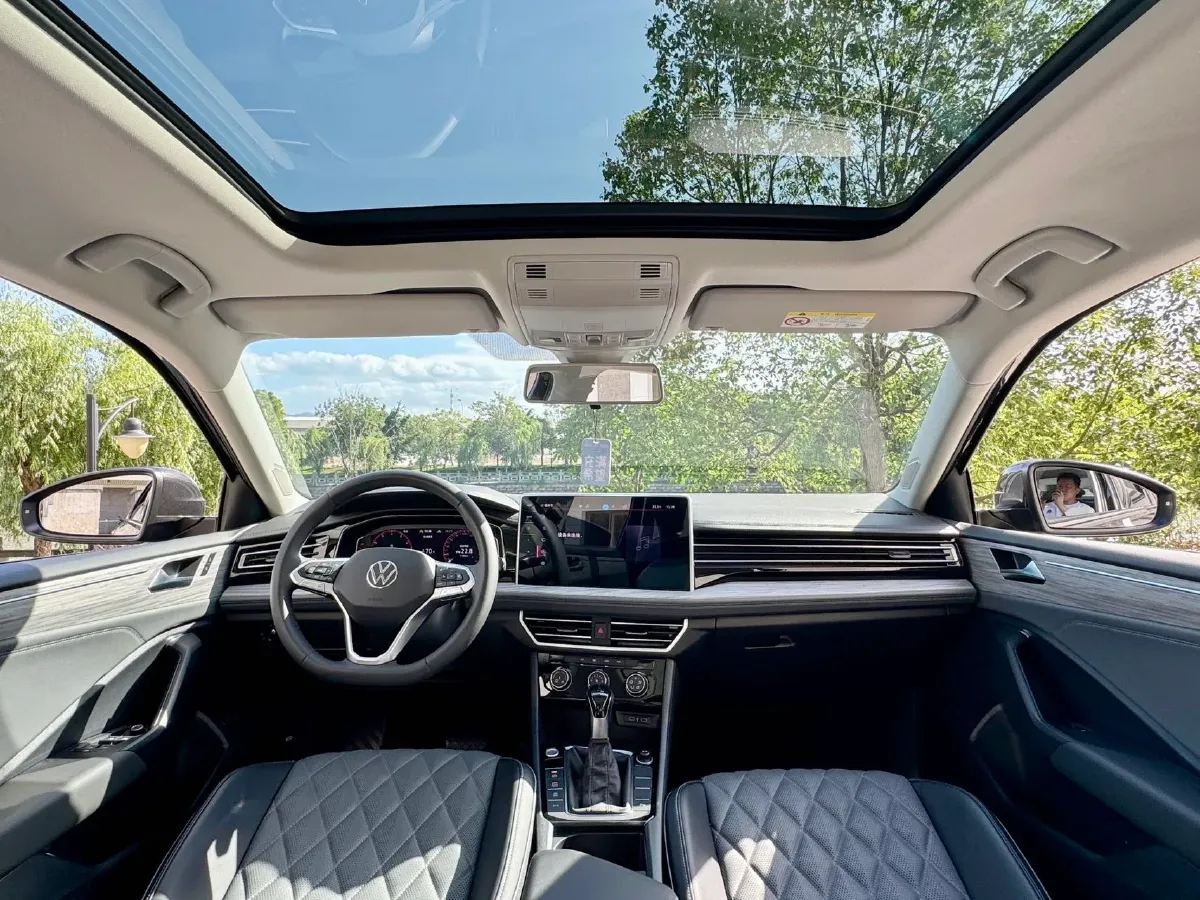 2023 Volkswagen Sagitar 1.5T 160HP L4 7DCT,autocango,china used car exporter,china ev exporter,chinese used car exporter,chinese used ev exporter