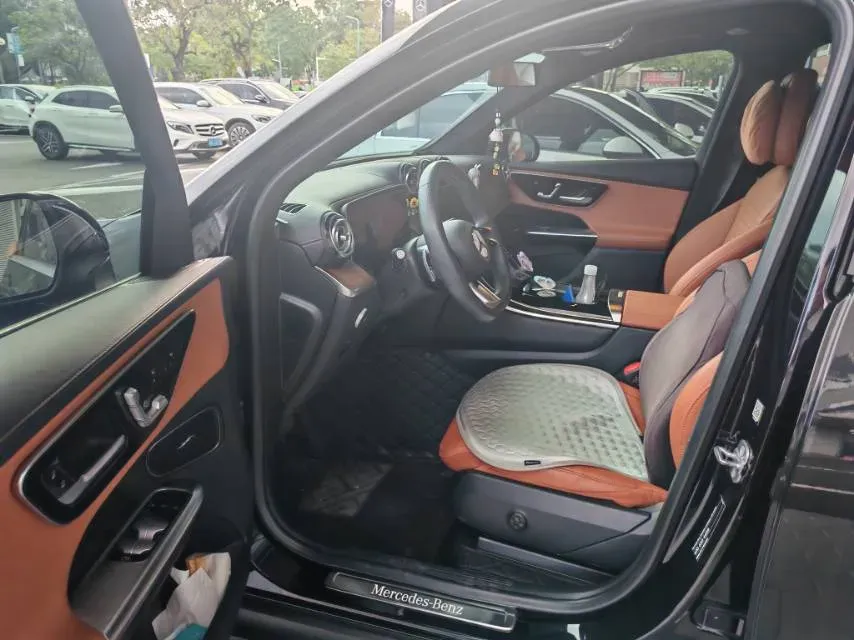 2023 Mercedes-Benz GLC Class 2.0T 258HP L4 9AT,autocango,china used car exporter,china ev exporter,chinese used car exporter,chinese used ev exporter