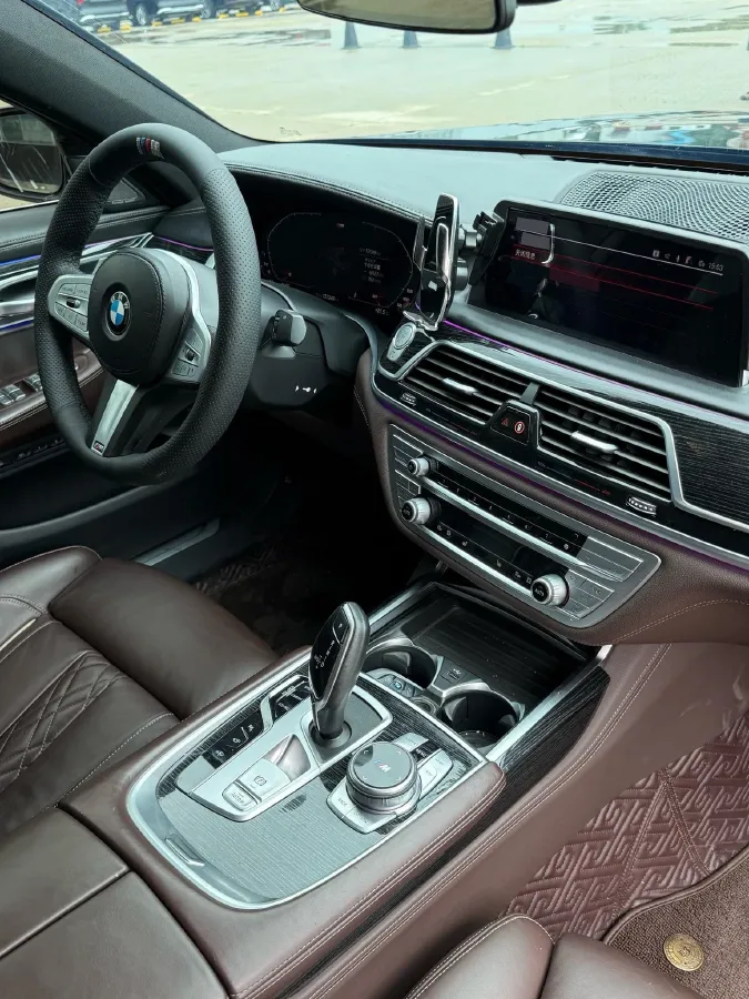 2021 BMW 7 Series 2.0T 265HP L4 8AT,autocango,china used car exporter,china ev exporter,chinese used car exporter,chinese used ev exporter