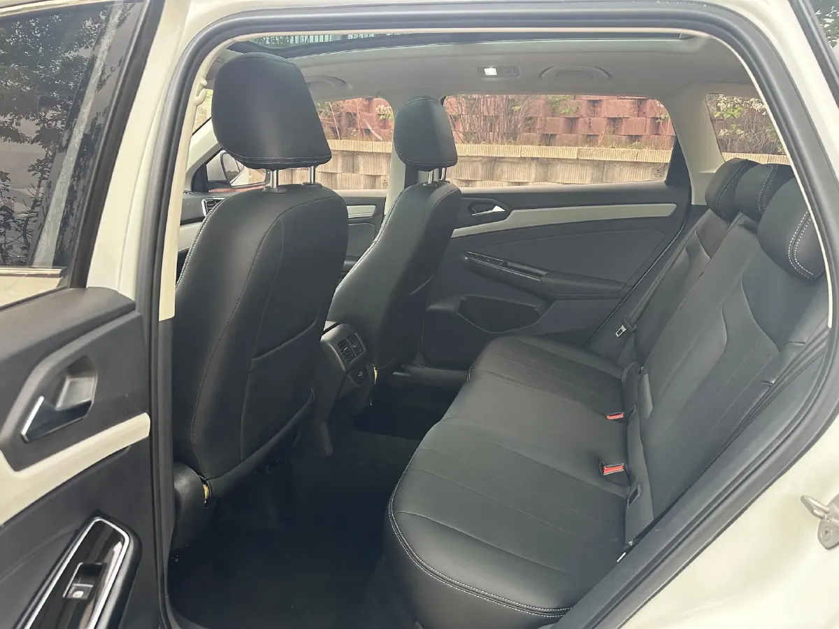 2023 Jetta VS7 1.4T 150HP L4 6AT,autocango,china used car exporter,china ev exporter,chinese used car exporter,chinese used ev exporter