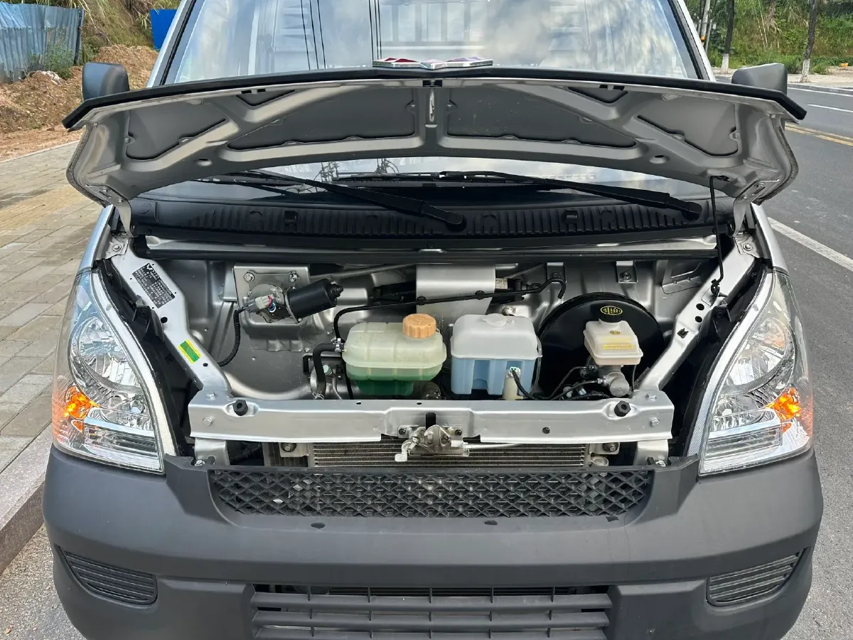 2023 WuLing RongGuang Mini Truck 1.5L 102HP L4 5MT,autocango,china used car exporter,china ev exporter,chinese used car exporter,chinese used ev exporter