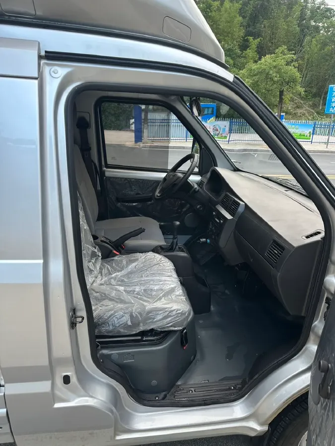 2023 WuLing RongGuang Mini Truck 1.5L 102HP L4 5MT,autocango,china used car exporter,china ev exporter,chinese used car exporter,chinese used ev exporter