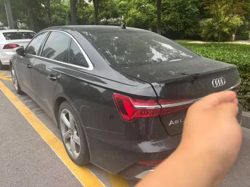 2019 Mercedes-Benz E Class 1.5T 184HP L4 9AT,autocango,china used car exporter,china ev exporter,chinese used car exporter,chinese used ev exporter