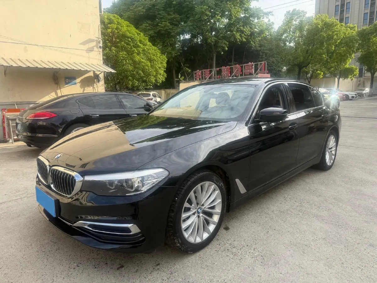 2020 BMW 5 Series 2.0T 184HP L4 8AT,autocango,china used car exporter,china ev exporter,chinese used car exporter,chinese used ev exporter