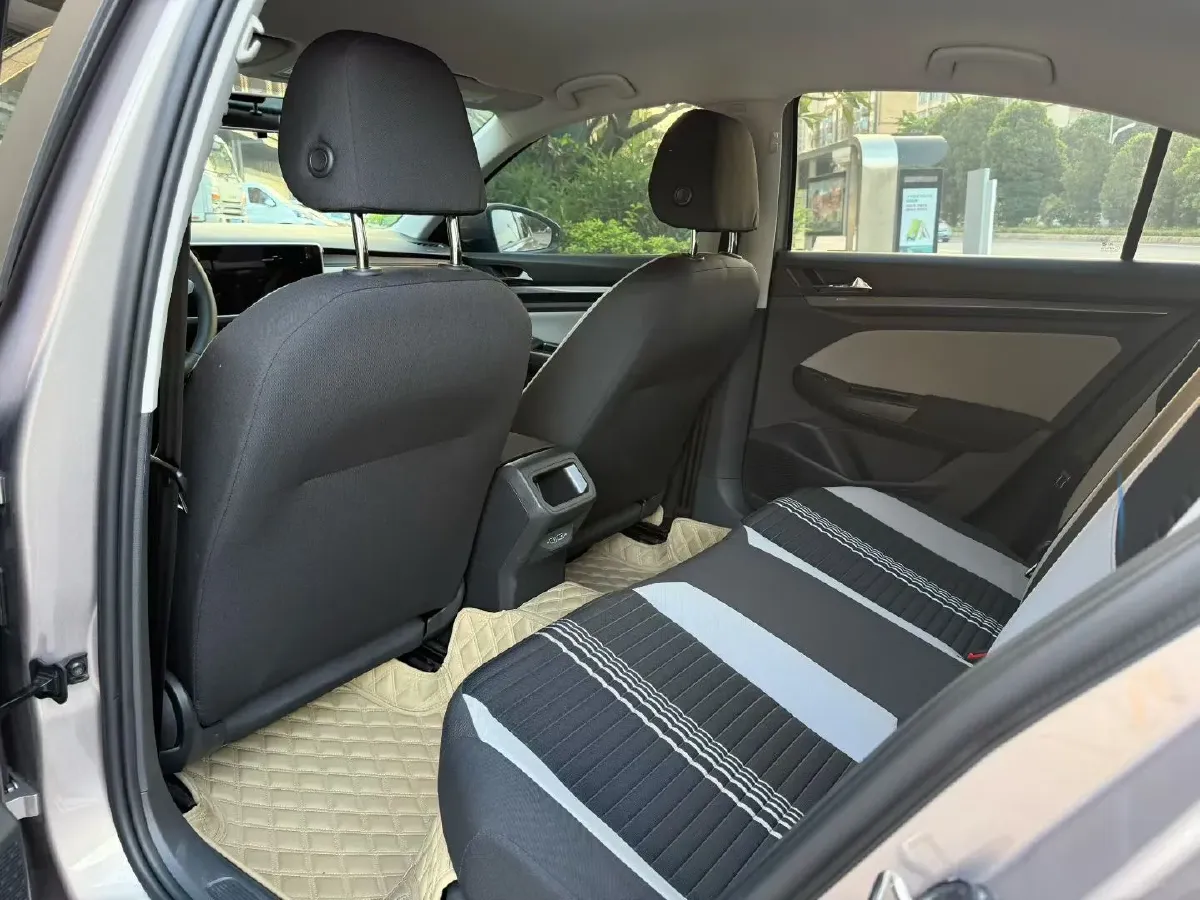 2023 Volkswagen Bora 1.2T 116HP L4 7DCT,autocango,china used car exporter,china ev exporter,chinese used car exporter,chinese used ev exporter