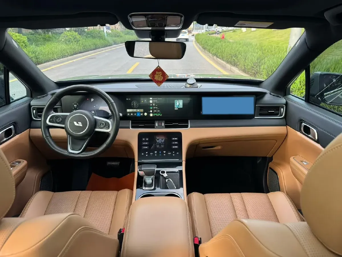 2020 Li ONE Range Extended 131HP REEV 40.5KWH,autocango,china used car exporter,china ev exporter,chinese used car exporter,chinese used ev exporter