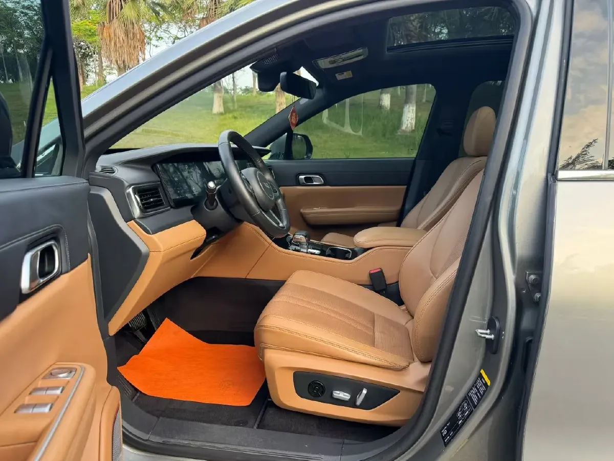2020 Li ONE Range Extended 131HP REEV 40.5KWH,autocango,china used car exporter,china ev exporter,chinese used car exporter,chinese used ev exporter