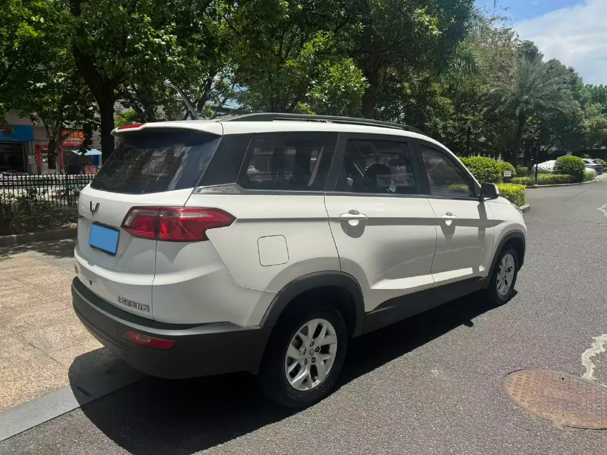 2019 WuLing HongGuang S3 1.5L 99HP L4 6MT,autocango,china used car exporter,china ev exporter,chinese used car exporter,chinese used ev exporter