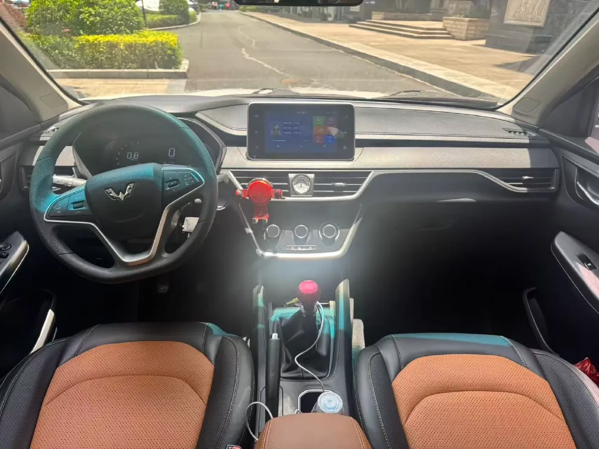 2019 WuLing HongGuang S3 1.5L 99HP L4 6MT,autocango,china used car exporter,china ev exporter,chinese used car exporter,chinese used ev exporter