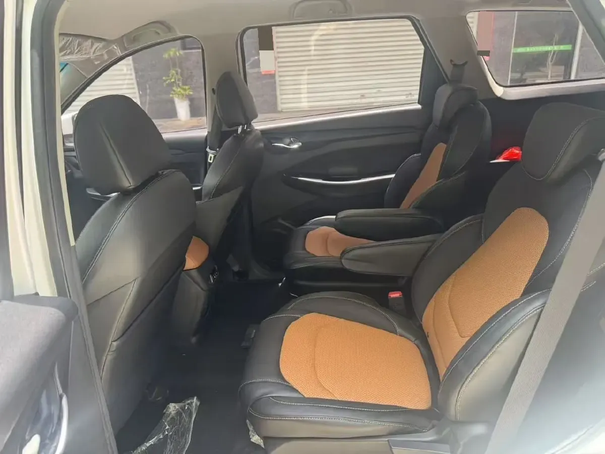 2019 WuLing HongGuang S3 1.5L 99HP L4 6MT,autocango,china used car exporter,china ev exporter,chinese used car exporter,chinese used ev exporter
