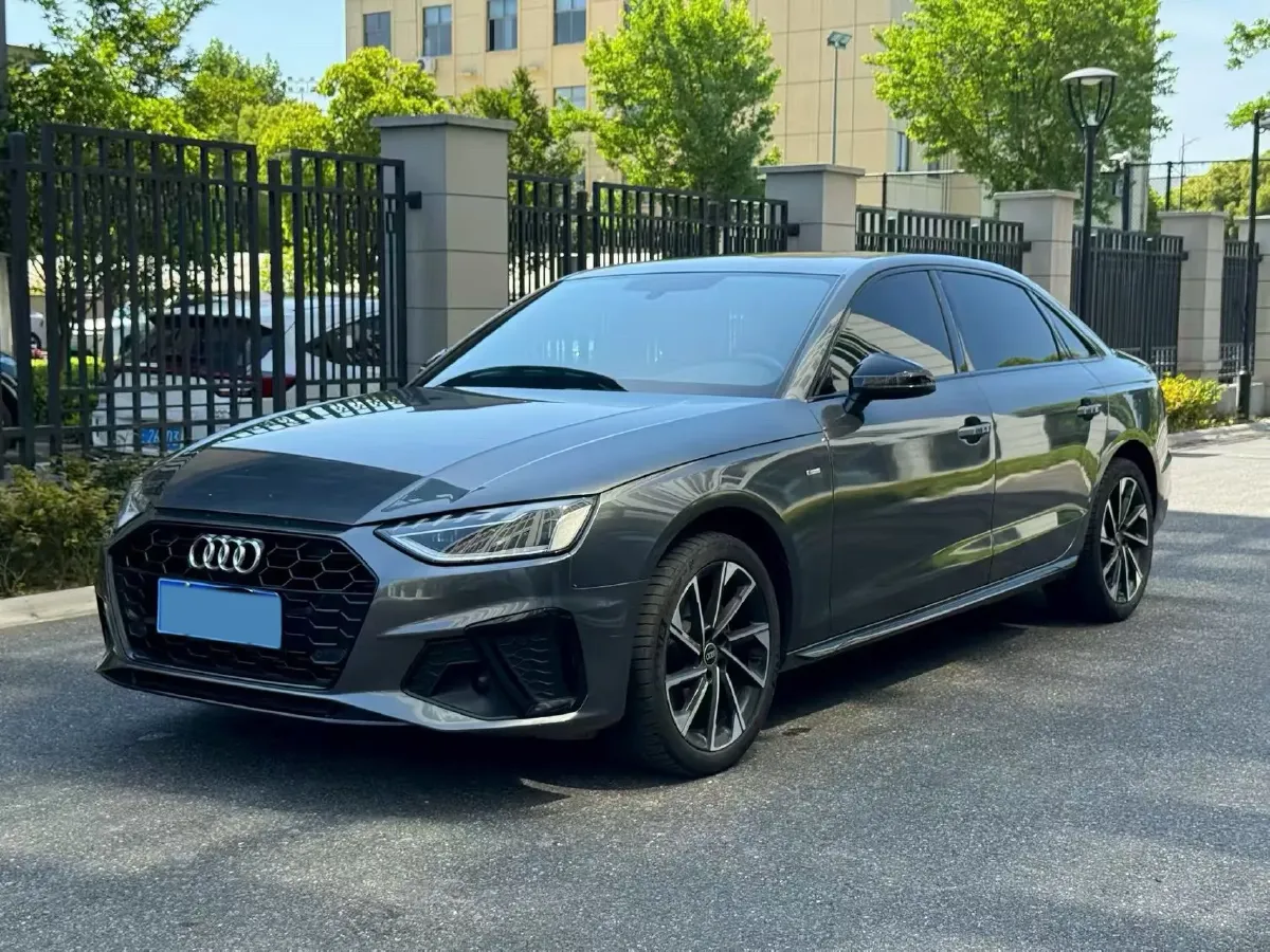 2023 Audi A4L 2.0T 190HP L4 7DCT,autocango,china used car exporter,china ev exporter,chinese used car exporter,chinese used ev exporter