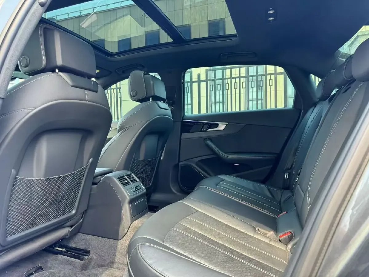 2023 Audi A4L 2.0T 190HP L4 7DCT,autocango,china used car exporter,china ev exporter,chinese used car exporter,chinese used ev exporter
