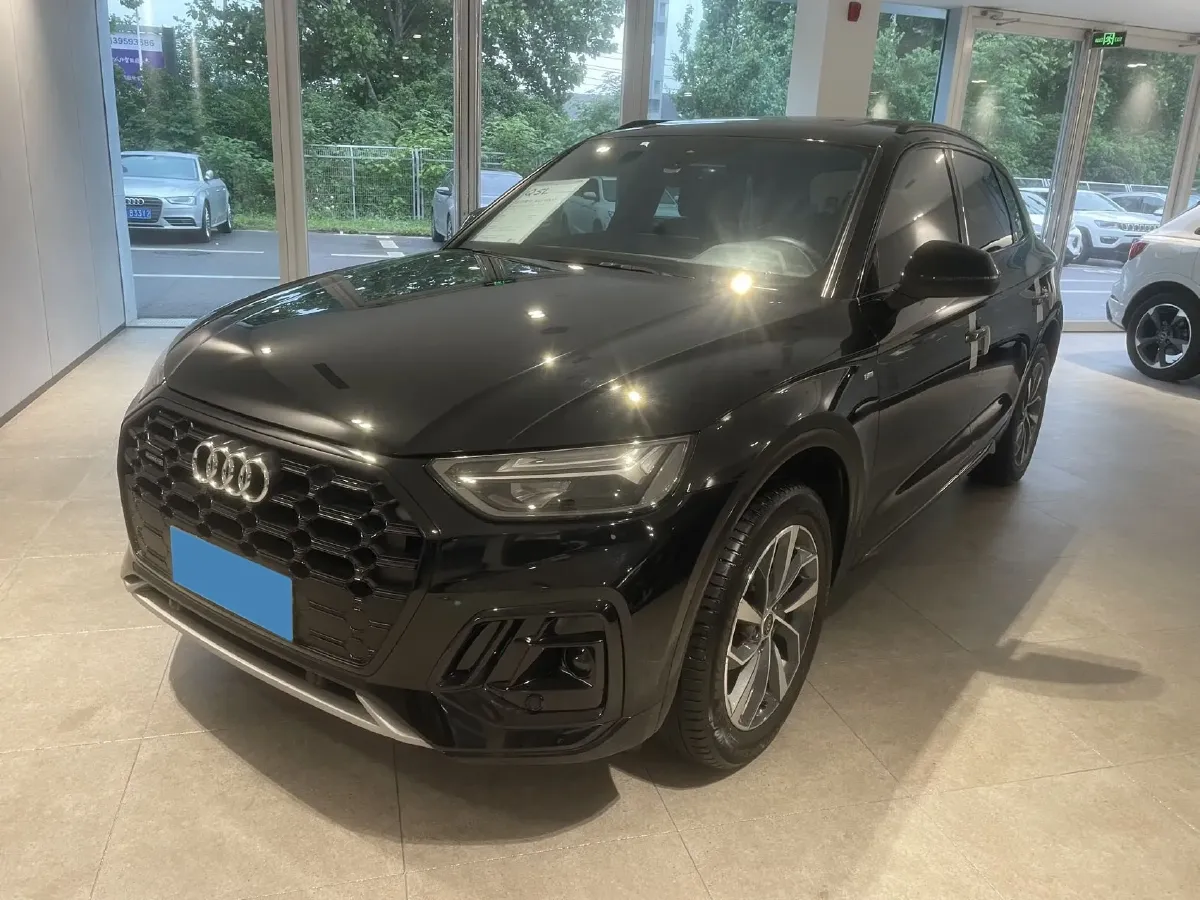 2024 Audi Q5L 2.0T 245HP L4 7DCT,autocango,china used car exporter,china ev exporter,chinese used car exporter,chinese used ev exporter