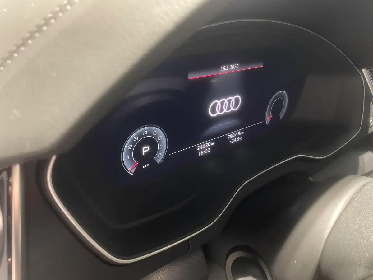 2024 Audi Q5L 2.0T 245HP L4 7DCT,autocango,china used car exporter,china ev exporter,chinese used car exporter,chinese used ev exporter