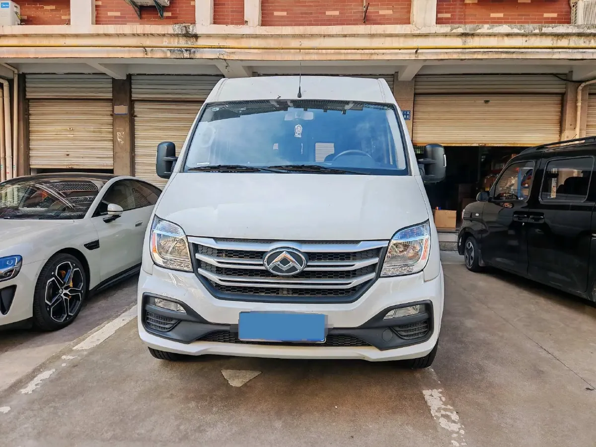 2021 MAXUS XinTu V80 2.0T 127HP L4 6MT,autocango,china used car exporter,china ev exporter,chinese used car exporter,chinese used ev exporter