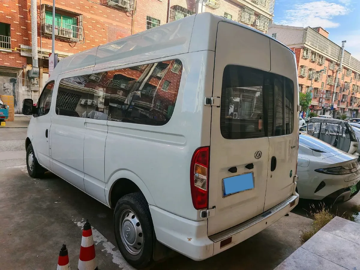 2021 MAXUS XinTu V80 2.0T 127HP L4 6MT,autocango,china used car exporter,china ev exporter,chinese used car exporter,chinese used ev exporter