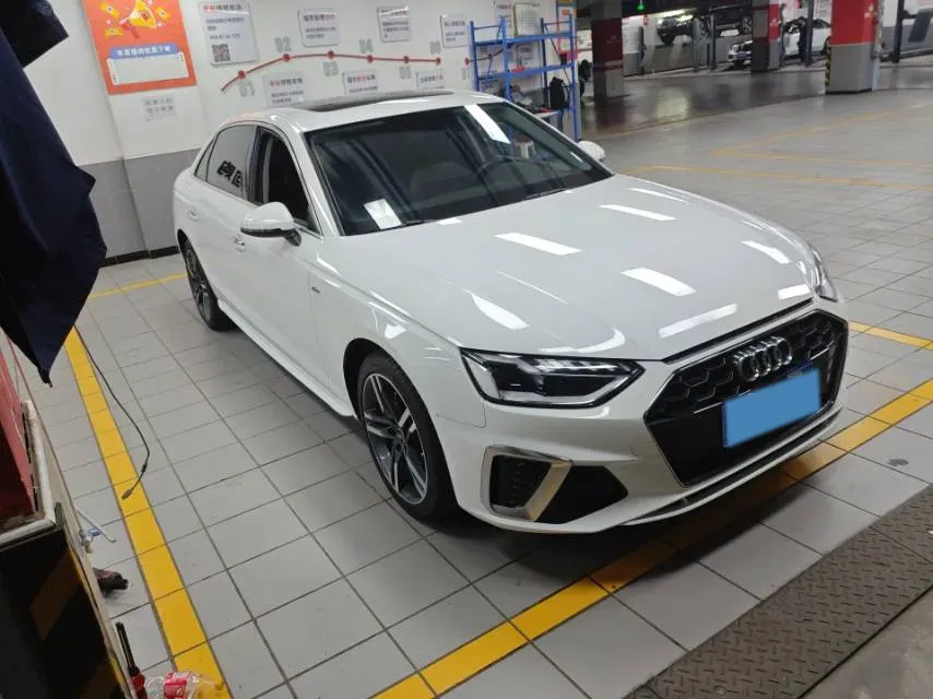 2022 Audi A4L 2.0T 190HP L4 7DCT,autocango,china used car exporter,china ev exporter,chinese used car exporter,chinese used ev exporter